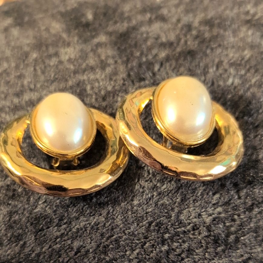 80s 90s Gold Tone Statement Clips